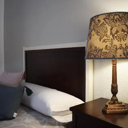 Vut Comuneros Apartment